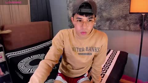 Snapshot of asiancum_peter chatting on October 2025 01:27:02 AM asiancum_peter online show from October 2025 01:27:02 AM