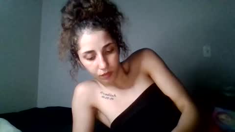Snapshot of asianicolee chatting on April 2026 04:37:02 AM asianicolee online show from April 2026 04:37:02 AM