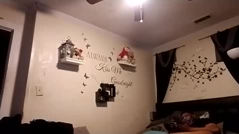 Snapshot of askme2shou chatting on October 2025 08:24:02 AM askme2shou online show from October 2025 08:24:02 AM