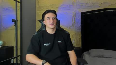 Aslan  online show from January 2026 03:33:01 AM