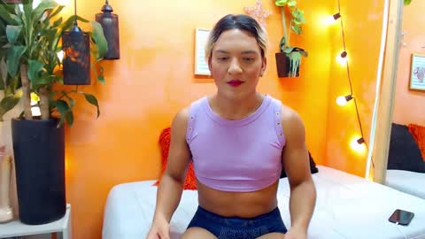 Snapshot of aslyhernandez chatting on December 2024 06:03:02 PM ASLY online show from December 2024 06:03:02 PM