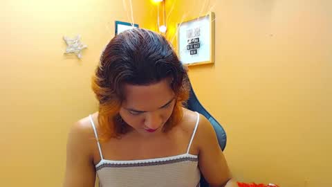 Snapshot of aslyhernandez chatting on March 2025 09:51:02 PM ASLY online show from March 2025 09:51:02 PM