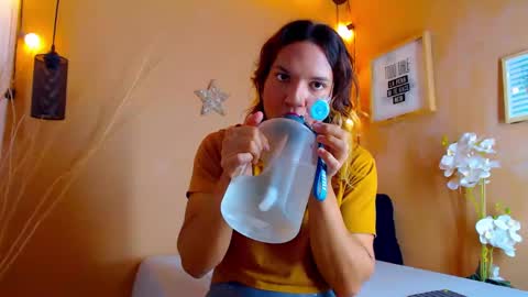 Snapshot of aslyhernandez chatting on September 2025 12:40:01 PM ASLY online show from September 2025 12:40:01 PM