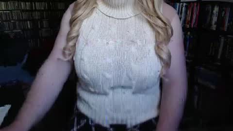Snapshot of aspen_vale chatting on May 2026 01:51:02 PM Aspen Vale online show from May 2026 01:51:02 PM