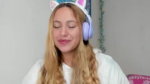 Snapshot of asshly_20 chatting on October 2025 07:01:01 PM Ashly online show from October 2025 07:01:01 PM