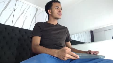 Aston  online show from October 2025 03:23:02 AM