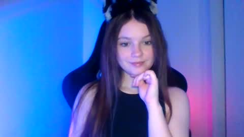 astradream_ online show from October 2025 05:43:02 PM