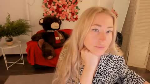 Snapshot of astramonroe chatting on May 2026 10:31:01 AM astramonroe online show from May 2026 10:31:01 AM