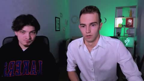 Snapshot of astren_villo chatting on December 2025 01:15:01 PM astren online show from December 2025 01:15:01 PM