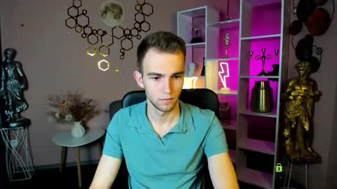 Snapshot of astren_villo chatting on December 2025 08:16:02 PM astren online show from December 2025 08:16:02 PM