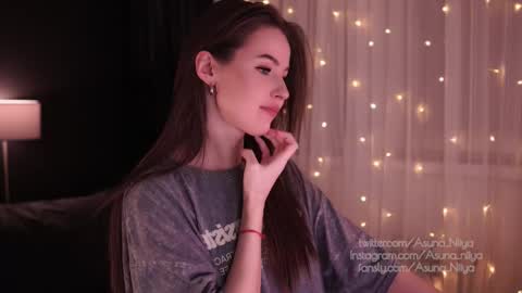 Snapshot of asuna_niiya chatting on March 2025 07:15:02 PM Asuna Niiya - online show from March 2025 07:15:02 PM