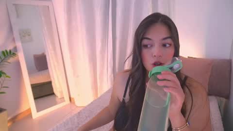 Snapshot of atena676 chatting on May 2026 01:44:01 AM atena676 online show from May 2026 01:44:01 AM