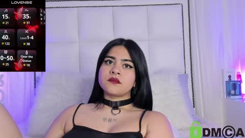 Snapshot of atena_hill chatting on December 2024 09:02:01 PM Athena online show from December 2024 09:02:01 PM