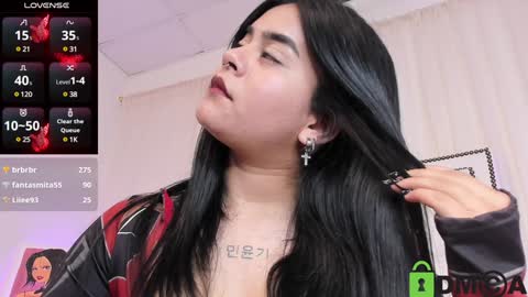 Snapshot of atena_hill chatting on December 2024 01:36:02 AM Athena online show from December 2024 01:36:02 AM