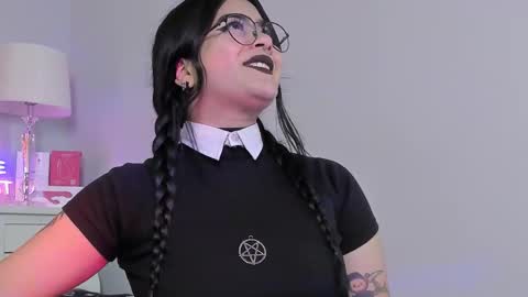 Athena online show from December 2025 07:45:02 PM