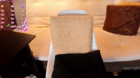 Snapshot of athena_makri05 chatting on December 2024 05:45:02 PM ATENEA MAKRI online show from December 2024 05:45:02 PM