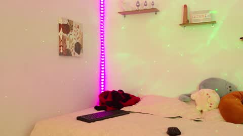 Snapshot of athena_makri05 chatting on January 2025 06:30:02 AM ATENEA MAKRI online show from January 2025 06:30:02 AM