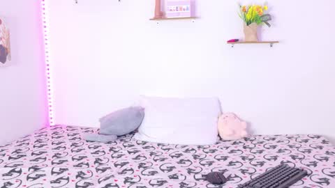 Snapshot of athena_makri05 chatting on January 2025 04:15:01 PM ATENEA MAKRI online show from January 2025 04:15:01 PM