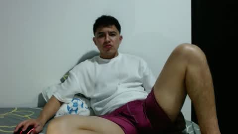 Snapshot of athleticboy2026 chatting on September 2025 01:27:02 AM Robin online show from September 2025 01:27:02 AM