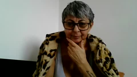 Snapshot of atikaarea chatting on December 2024 12:03:01 PM atikaarea online show from December 2024 12:03:01 PM