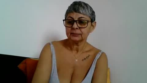 Snapshot of atikaarea chatting on December 2024 10:44:02 AM atikaarea online show from December 2024 10:44:02 AM