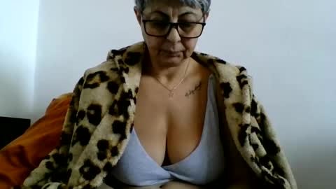 Snapshot of atikaarea chatting on January 2025 11:38:01 AM atikaarea online show from January 2025 11:38:01 AM