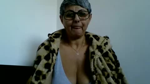 Snapshot of atikaarea chatting on January 2025 01:51:01 PM atikaarea online show from January 2025 01:51:01 PM