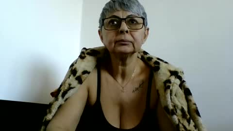 Snapshot of atikaarea chatting on January 2025 11:29:02 AM atikaarea online show from January 2025 11:29:02 AM