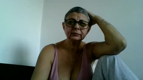 Snapshot of atikaarea chatting on January 2025 02:42:01 PM atikaarea online show from January 2025 02:42:01 PM