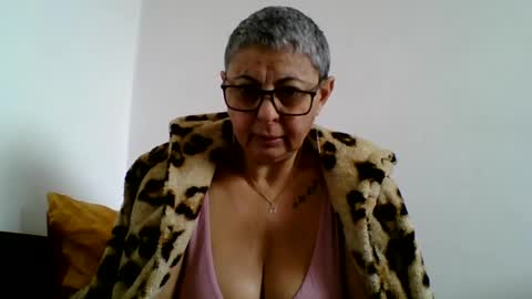 Snapshot of atikaarea chatting on February 2025 12:28:01 PM atikaarea online show from February 2025 12:28:01 PM