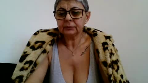 Snapshot of atikaarea chatting on February 2025 01:49:02 PM atikaarea online show from February 2025 01:49:02 PM