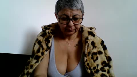 Snapshot of atikaarea chatting on March 2025 09:00:01 AM atikaarea online show from March 2025 09:00:01 AM