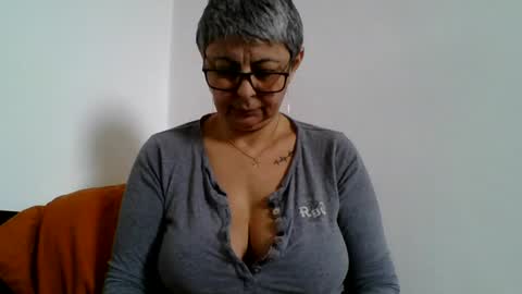 Snapshot of atikaarea chatting on March 2025 09:55:01 AM atikaarea online show from March 2025 09:55:01 AM