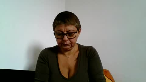 Snapshot of atikaarea chatting on October 2025 09:51:01 AM atikaarea online show from October 2025 09:51:01 AM