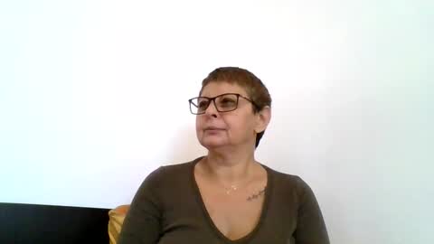 Snapshot of atikaarea chatting on October 2025 12:37:01 PM atikaarea online show from October 2025 12:37:01 PM