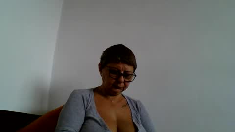 Snapshot of atikaarea chatting on October 2025 09:17:04 AM atikaarea online show from October 2025 09:17:04 AM