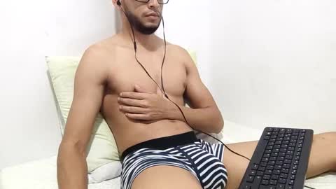 Snapshot of atorres21 chatting on October 2025 04:55:01 AM Torres online show from October 2025 04:55:01 AM