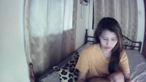 aubrey_xx online show from November 2025 01:00:02 AM