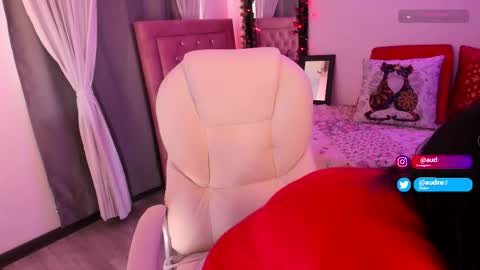 Andrea online show from December 2025 11:52:02 AM