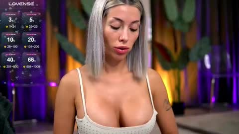 Snapshot of audreyzanne chatting on September 2025 03:19:01 AM Isabella online show from September 2025 03:19:01 AM