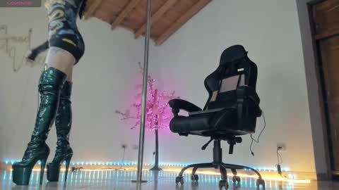 aura online show from March 2025 07:24:01 AM