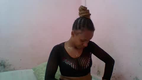 Snapshot of aurelia107 chatting on May 2026 10:29:01 PM aurelia107 online show from May 2026 10:29:01 PM