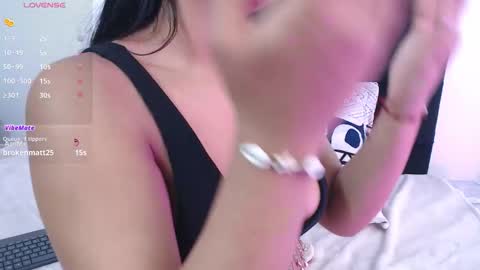 aurelynegp online show from October 2025 11:49:02 AM