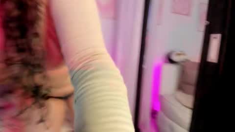 Aurora online show from October 2025 11:24:02 PM