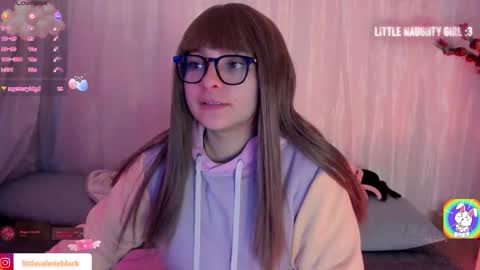 Snapshot of aurora_blaack chatting on November 2025 02:43:02 PM val online show from November 2025 02:43:02 PM