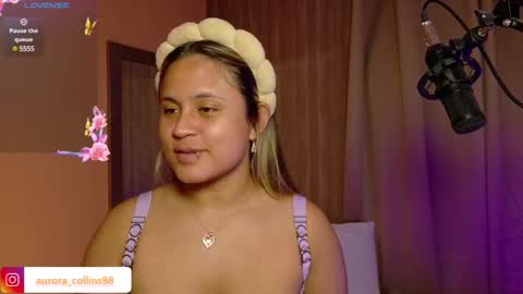 Snapshot of aurora_collins08 chatting on February 2025 03:21:01 PM aurora_collins08 online show from February 2025 03:21:01 PM