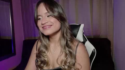 Snapshot of aurora_collins08 chatting on November 2025 04:07:01 PM aurora_collins08 online show from November 2025 04:07:01 PM