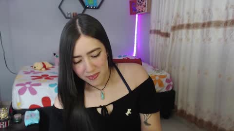 Snapshot of aurora_shy_ chatting on January 2025 03:56:02 AM Aurora  online show from January 2025 03:56:02 AM