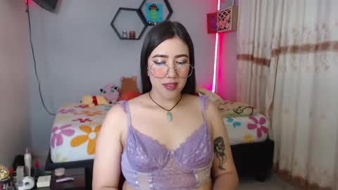 Snapshot of aurora_shy_ chatting on February 2025 08:37:01 PM Aurora  online show from February 2025 08:37:01 PM