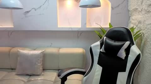 AURORA  online show from February 2026 07:47:02 PM